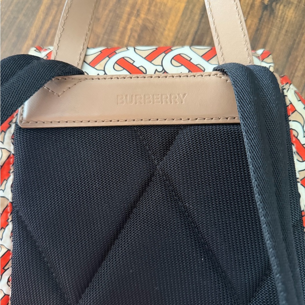 Chic Patterned Backpack with Tan and Red Accents - image 4